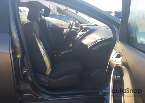 2018 Ford Focus Se z USA, uszkodzony, nr VIN 1FADP3F20JL301557